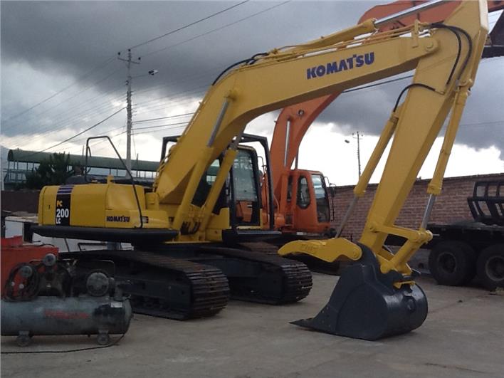 Excavadoras Komatsu PC 200 (Quito)