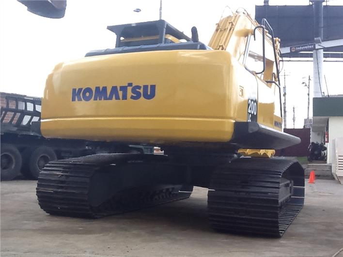 Excavadoras Komatsu PC 200 (Quito)