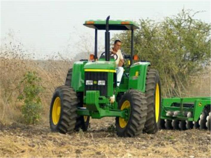 Tractores Agrícolas John Deere 6403 (Cerecita)