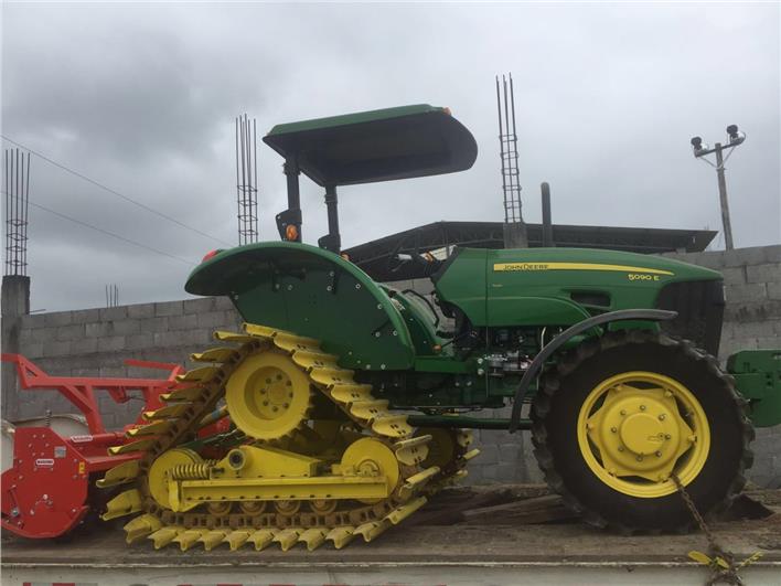 Tractores Agrícolas John Deere 5090 E (La Troncal)