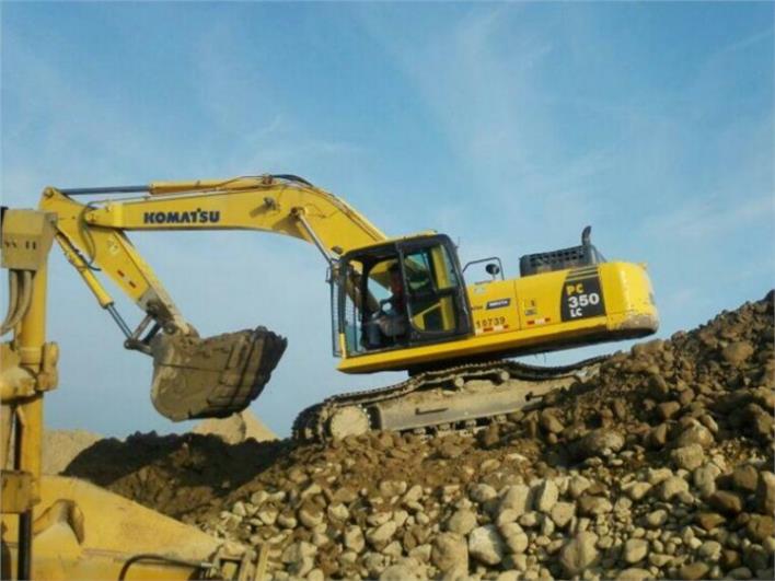 Excavadoras Komatsu PC350-8 (El Guabo)