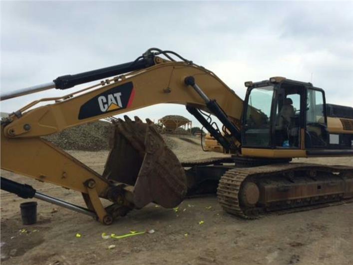 Excavadoras Caterpillar 330DL me (El Guabo)