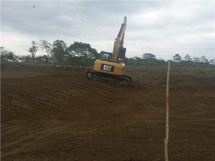 Excavadoras Caterpillar 320 DL (Santo Domingo)