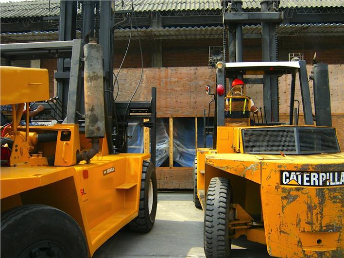 Montacargas Caterpillar V300B 15TON (Guayaquil)