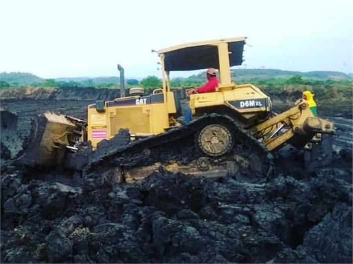 Tractores de Oruga Caterpillar D6M XL (Guayaquil)