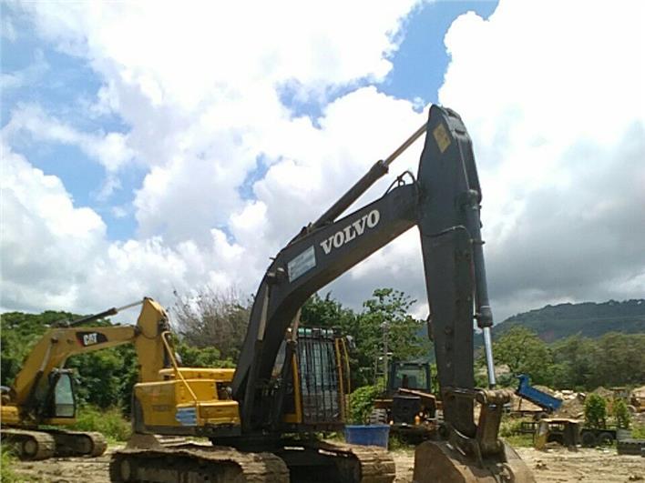 Excavadoras Volvo EC210BLC (Guayaquil)