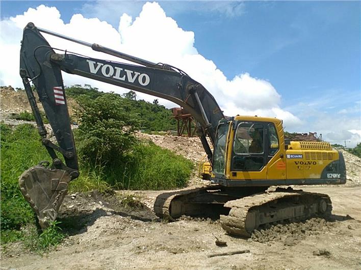 Excavadoras Volvo EC240BLC (Guayaquil)