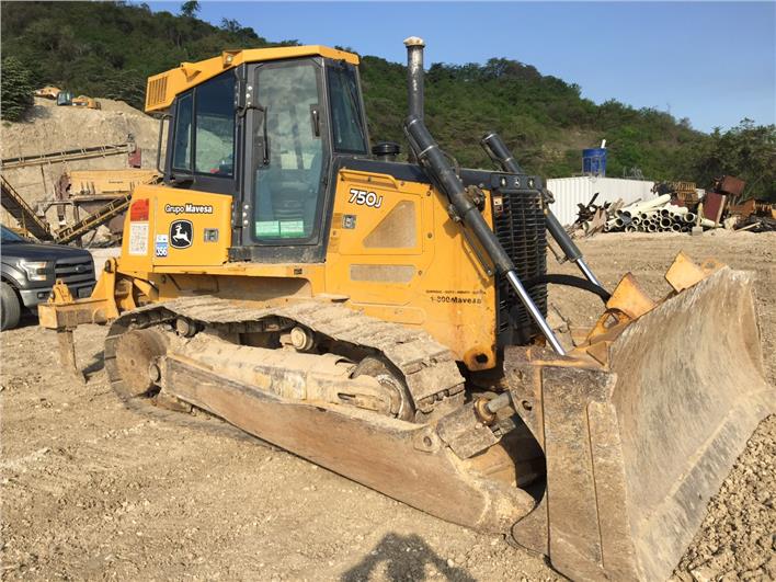 Tractores de Oruga John Deere 750J (Quito)