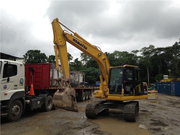 Excavadoras Komatsu PC 130 (Quito)