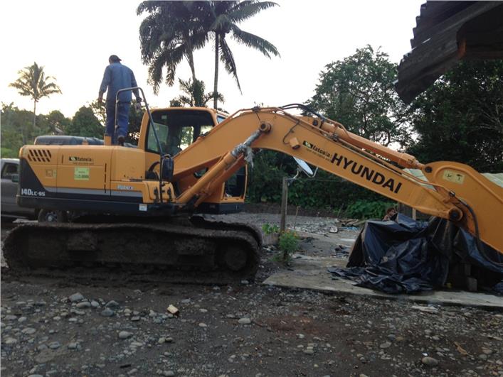 Excavadoras Hyundai RC 140 (Quito)