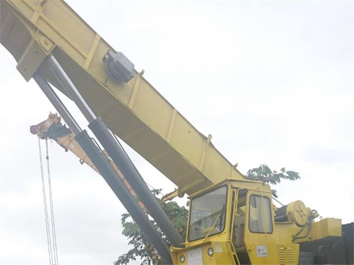 Grúas Móviles Grove MANTA (Manta)