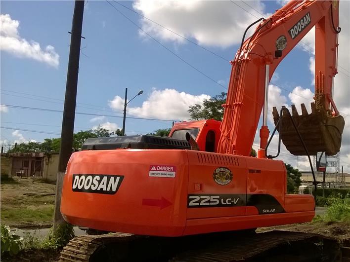 Excavadoras Doosan SOLAR 225CL (Santo Domingo)