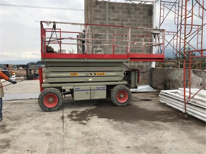 Elevadores personales Sky Jack 12 MTS SJ7135 (Quito)