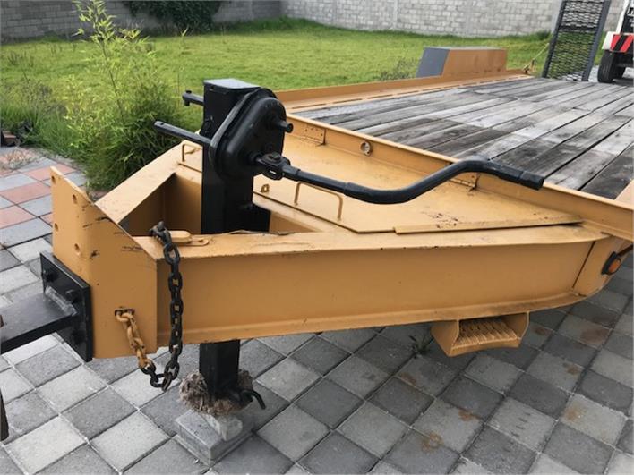 Remolques cama baja Tadano TOWMASTER (Quito)