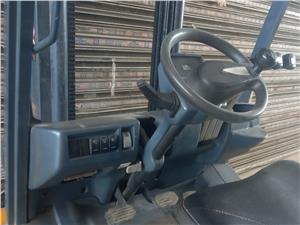 Montacargas Jungheinrich TFG425 (Puyo)