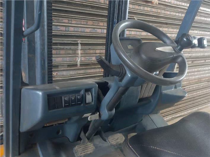 Montacargas Jungheinrich TFG425 (Puyo)