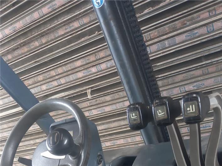 Montacargas Jungheinrich TFG425 (Puyo)