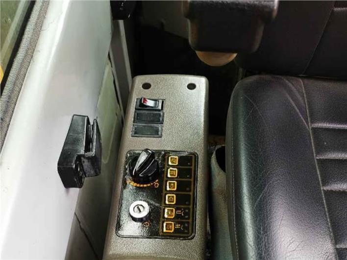 Excavadoras Hyundai R360LC , DE 36 TONELADAS,TRABAJANDO,COMPLETAMENTE OPERATIVA, CUCHARON REFORZADO DE 2M3. CONTACTO 0994438375 (Quito)