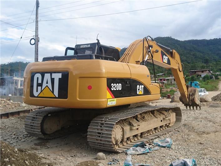 Excavadoras Caterpillar 320 DL (Yanzatza)