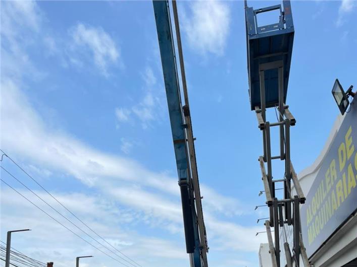 Elevadores personales Genie Z80-60 (Guayaquil)