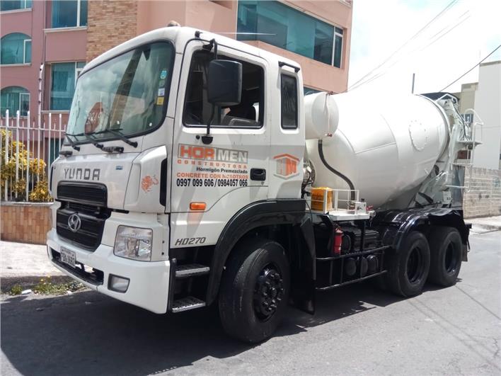 Mixers Hyundai HD270 (Quito)