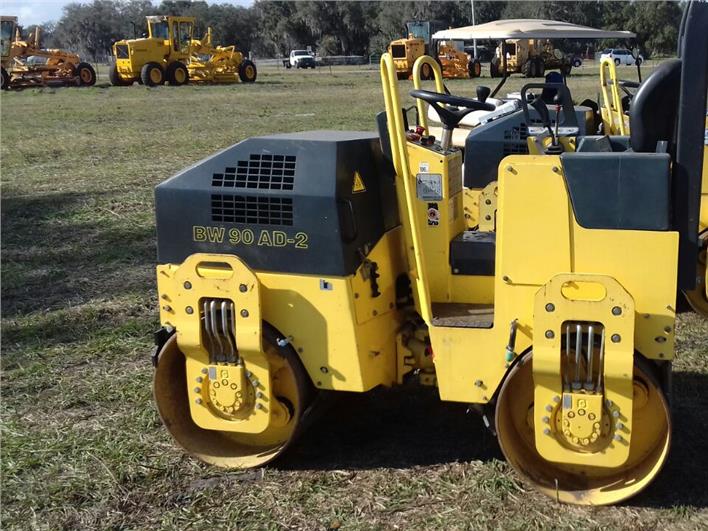 Rodillo Liso doble tambor BOMAG BW100 ADM (Daule)