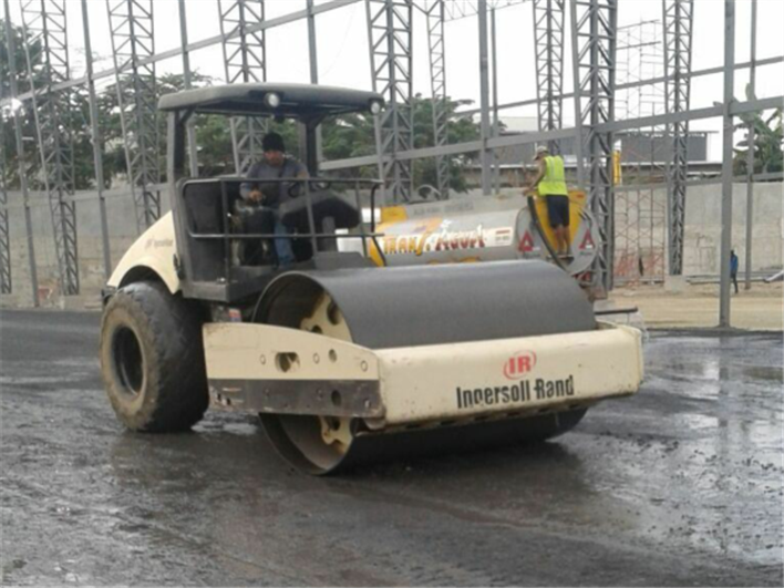 Rodillo Liso doble tambor Ingersoll Rand 100D (Guayaquil)