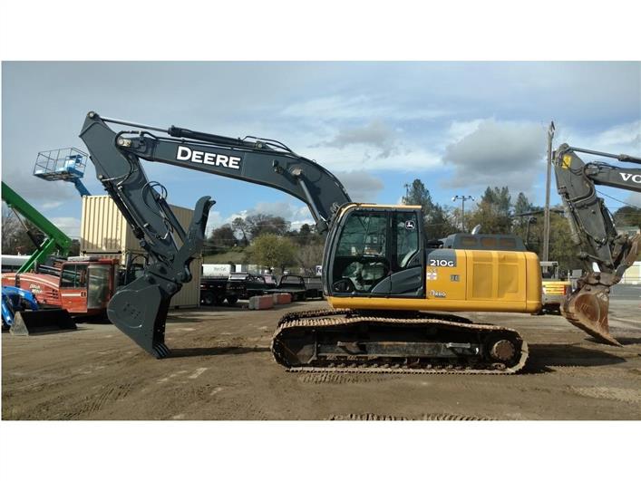 Excavadoras John Deere 210 (Quito)