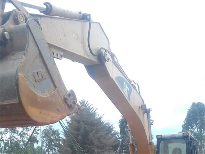 Excavadoras Caterpillar 320CL (Quito)