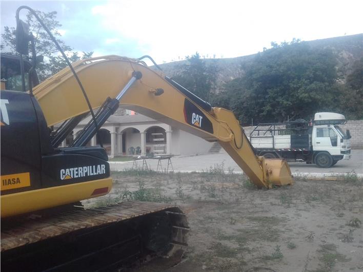 Excavadoras Caterpillar 320CL (Quito)